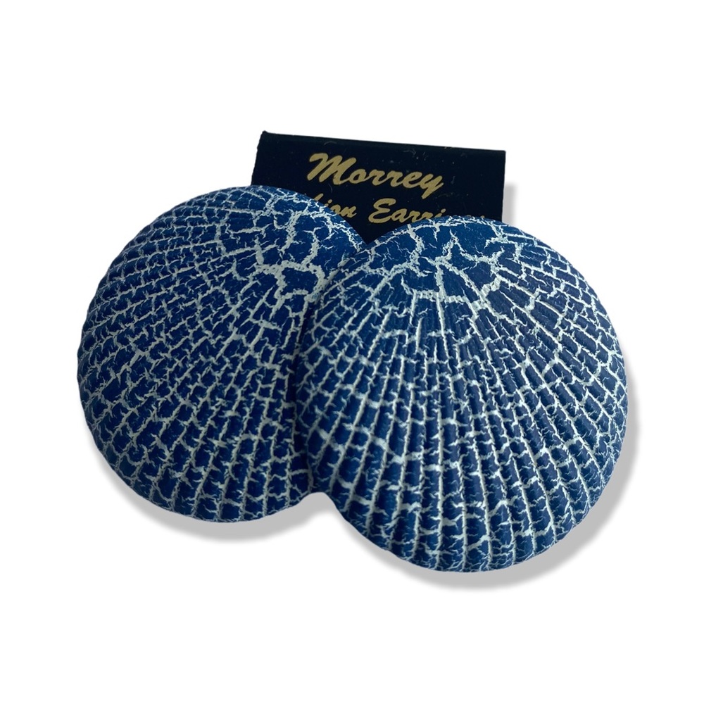 80s blue and white crackle round stud earrings